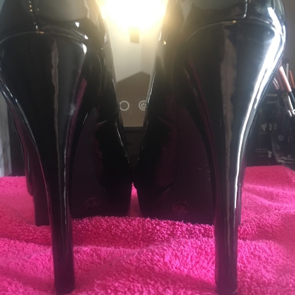🔥Jessica Simpson Patent Black Platforms 🔥 - Picture 5 of 6